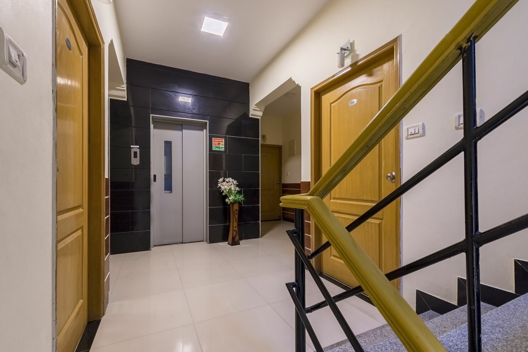 Hotel Raj Comforts -Golf View Bangalore Luaran gambar